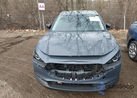 2025 Mazda Cx-30 2.5 S Carbon Edition z USA, uszkodzony, nr VIN 3MVDMBCM3SM800709